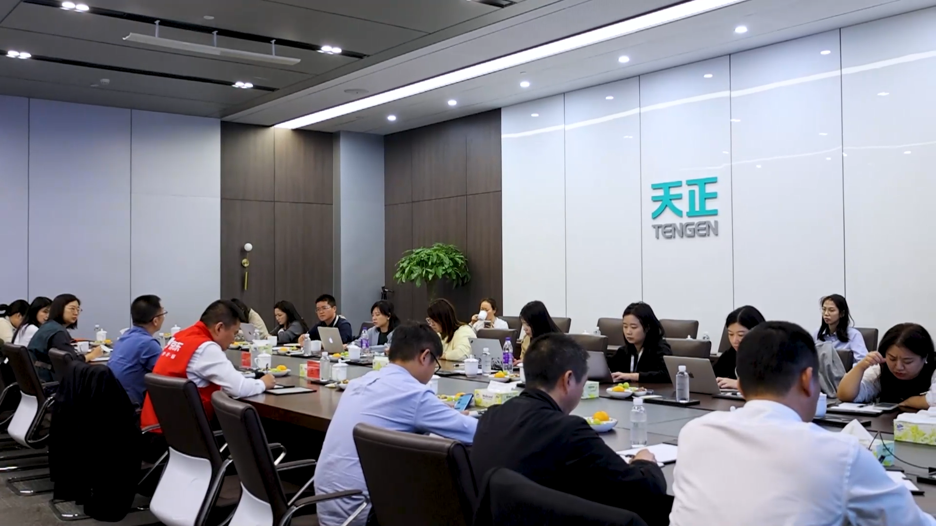 京东工业走进爱游戏体育官网网页登录，探访产业数智化之路！